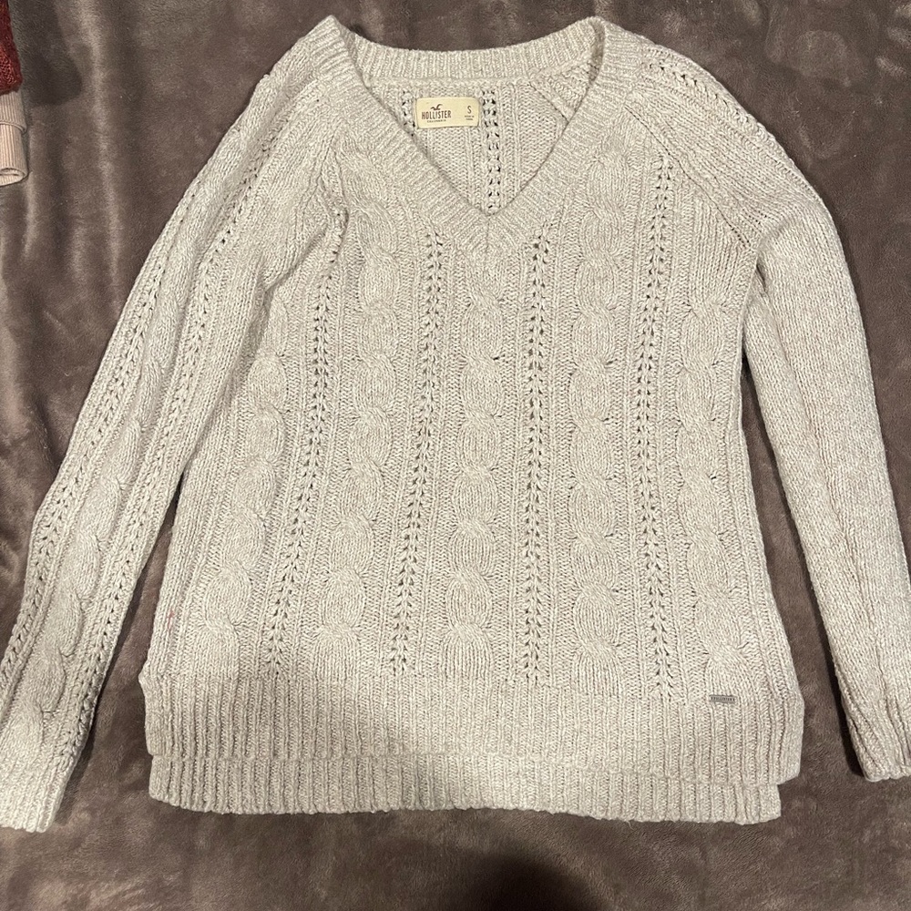 Hollister sweater